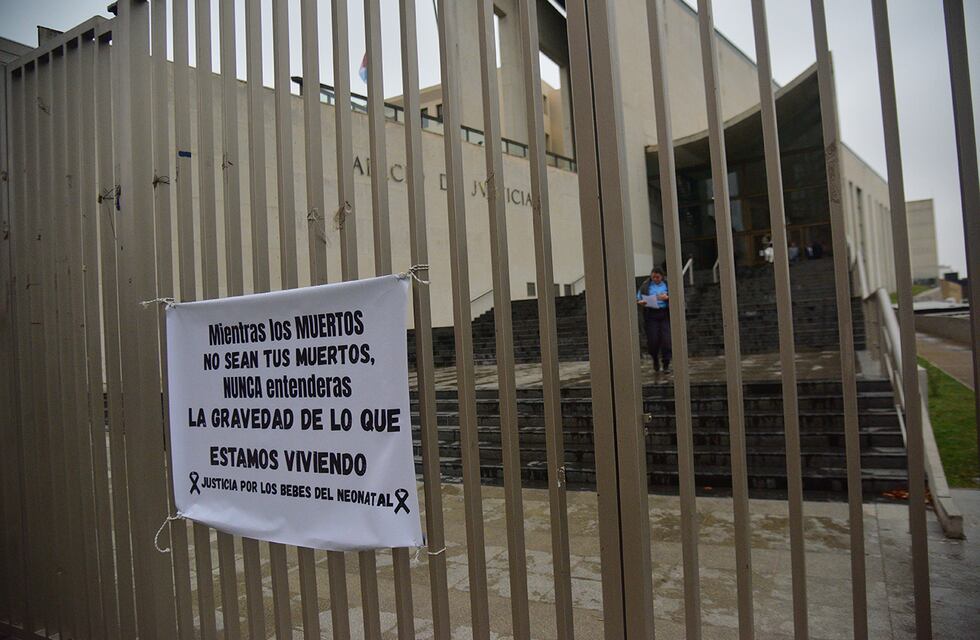 Juicio del Neonatal: piden penas de cumplimiento efectivo contra exfuncionarios