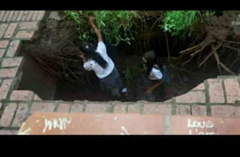Se hundió el piso de un colegio en Salta y tres alumnas cayeron dentro