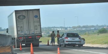 El choque frontal entre un camión y un motorhome dejó como saldo una muerte (La Voz archivo).(LaVoz/Archivo)