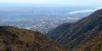 Una caminata entre fe, naturaleza y vistas panorámicas: la senda a la Cruz de San Antonio de Arredondo