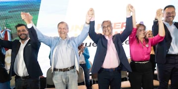 El candidato a diputado, en un acto con intendentes de la UCR.