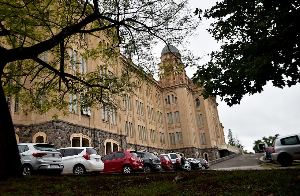 Asaltaron a una adolescente a la salida del colegio La Salle de Córdoba