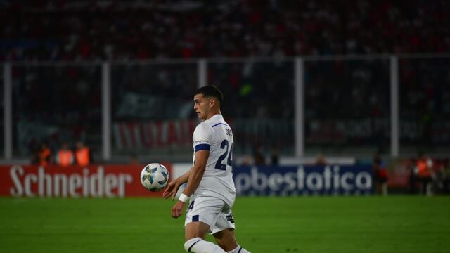 La pinta de crack de Ramón Sosa. Otra vez clave para Talleres, en el empate con River (Nicolás Bravo / La Voz).