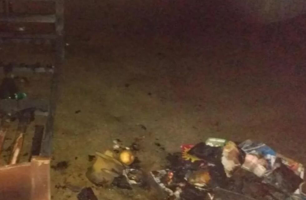 Se incendió parte de una parroquia: un hombre que vivía allí lucha por su vida