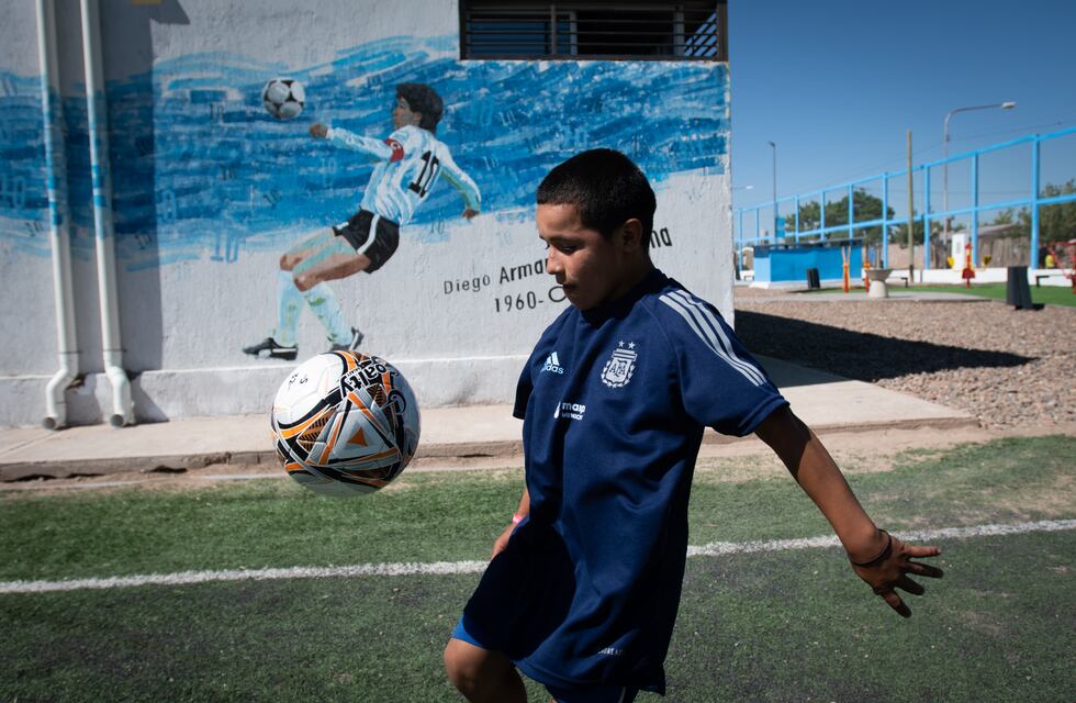 Presentaron en el Senado un proyecto de ley para que Maradona aparezca en billetes y estampillas