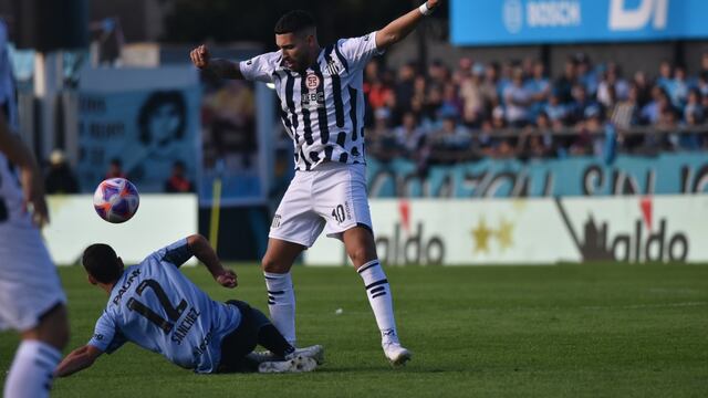 Nahuel Bustos entró y fue protagonista en el empate de Talleres ante Belgrano (Javier Ferreyra / La Voz).