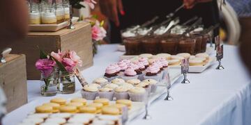 Un abuelo de Córdoba filmó la mesa dulce de un casamiento cuando pasó un inesperado accidente.