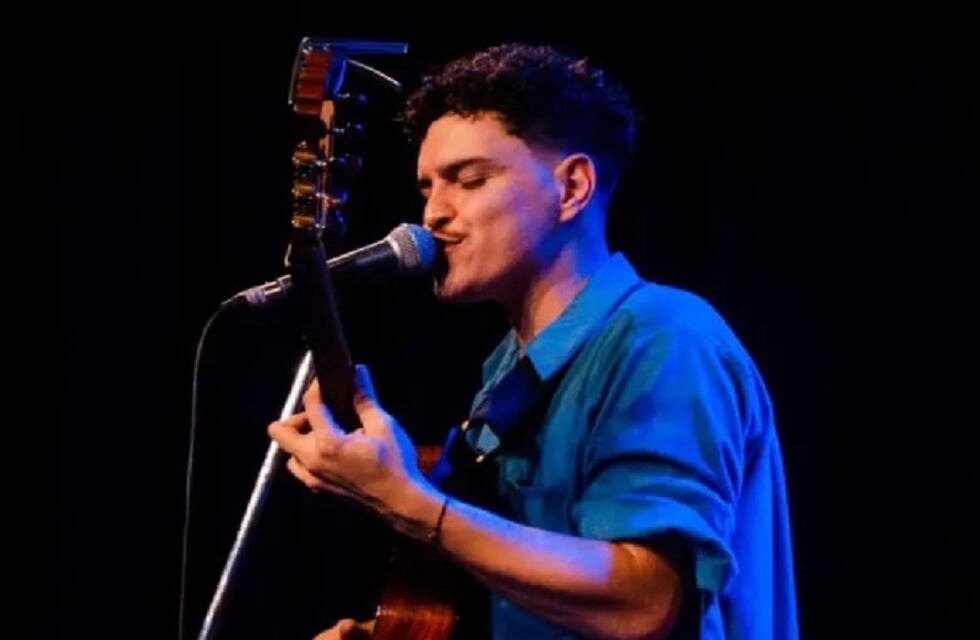 El cantante Emanuel Ayala se presenta en el Centro Cultural La Estación de Tres Arroyos
