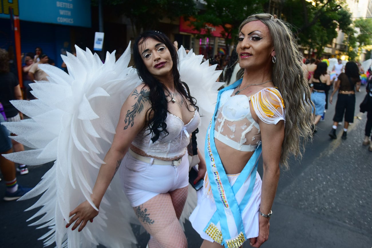 Marcha del Orgullo por las calles de Córdoba.  (Nicolás Bravo / La Voz)