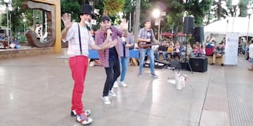 “Gurises Felices” festejó sus 13 años a pura música en Eldorado.