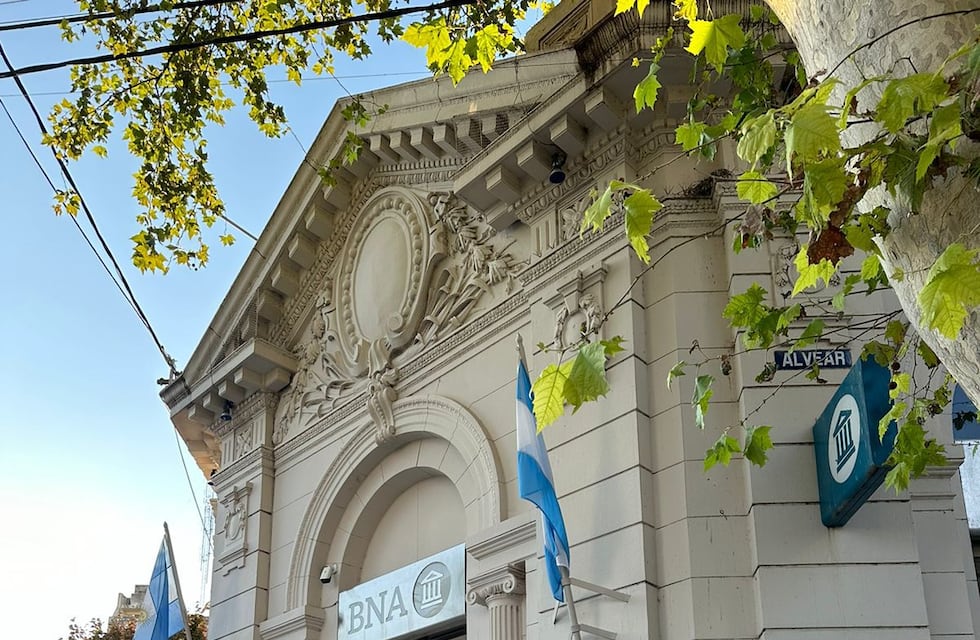 La concejala Caruso trasladó inquietudes de los vecinos ante el Banco Nación