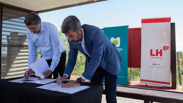 Los intendentes de Las Heras y Capital firmaron un convenio para establecer el Plan Intermunicipal  de manejo integral del Piedemonte del Challao Norte. Gentileza MCM