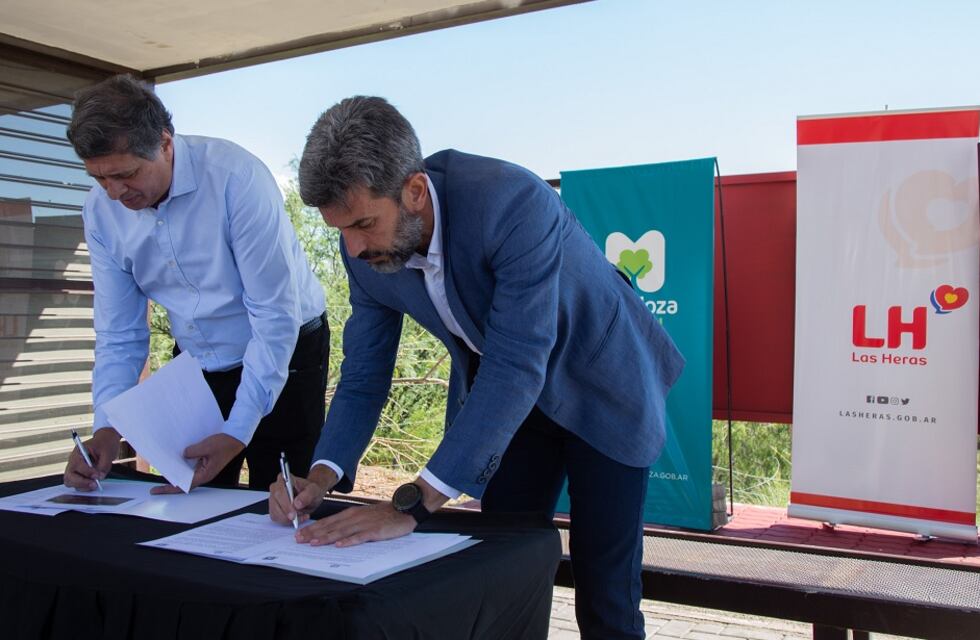 Las Heras y Ciudad firmaron un convenio para revalorizar la zona de El Challao y beneficiar a más de 1.000 familias