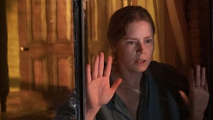 La mujer en la ventana, una película llena de suspenso.