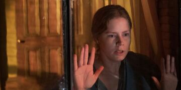 La mujer en la ventana, una película llena de suspenso.