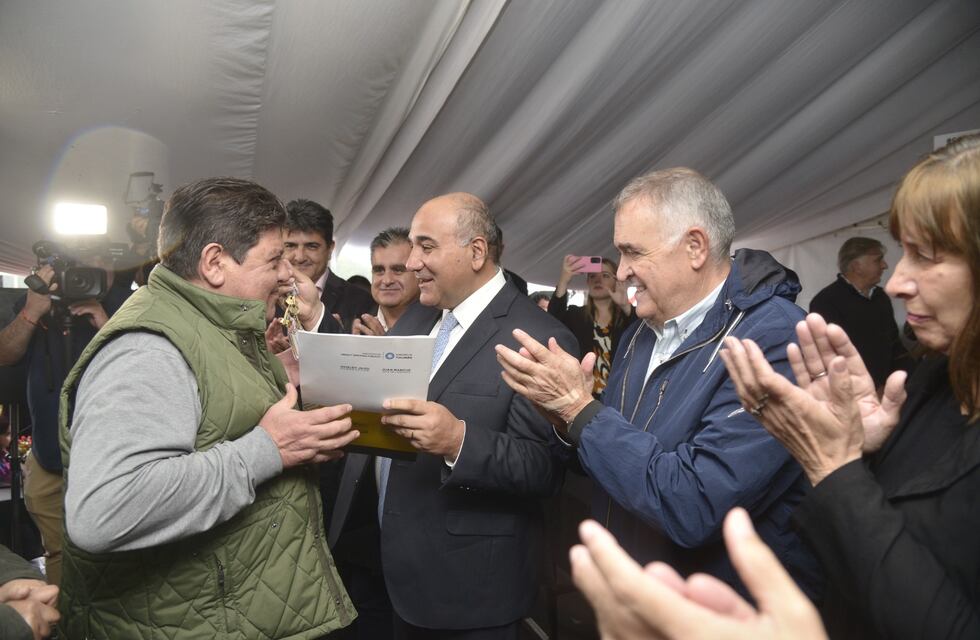 Manzur y Jaldo entregarán viviendas en San Andrés