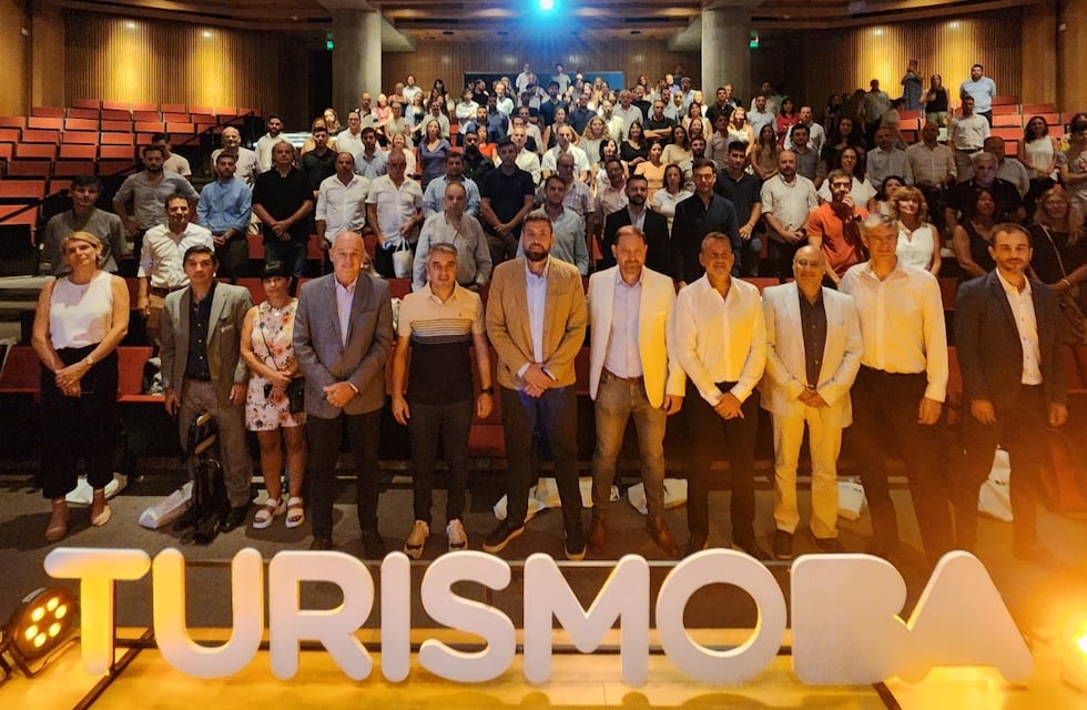 Coronel Rosales presente en importante encuentro de gestión turística en CABA