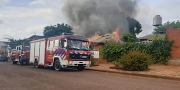 Incendio consumió una vivienda en Campo Grande.