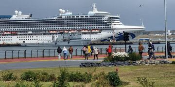 Durante enero llegaron a Ushuaia 420 vuelos y 121 cruceros