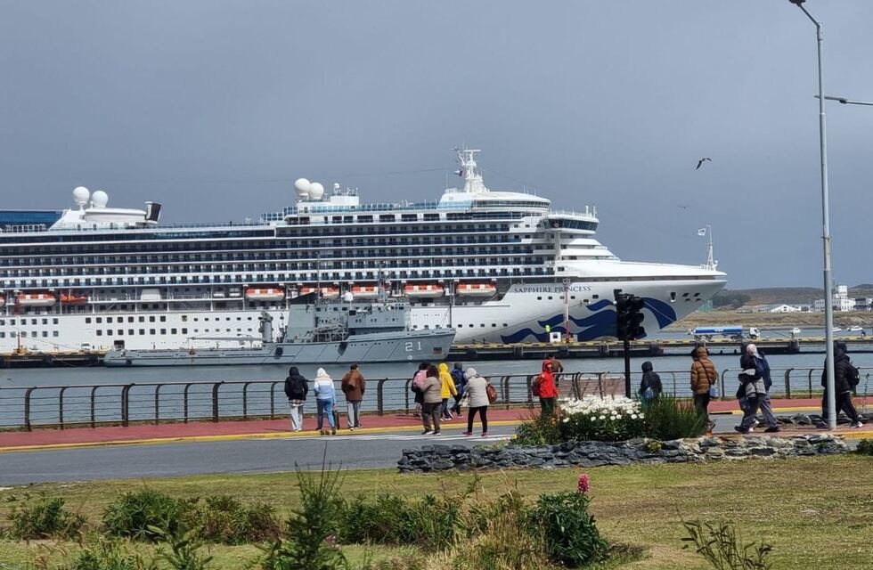 Durante enero llegaron a Ushuaia 420 vuelos y 121 cruceros