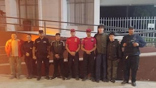 Tres jóvenes quedaron atrapados por la tormenta en Capilla del Monte y debieron ser rescatados. Gentileza El Doce