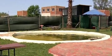 Los investigadores descubrieron donde vivía el sospechoso siguiendo la pista de que tenía una pileta redonda.
