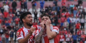 El delantero de 17 años abrió el marcador en el Estadio 15 de Abril.