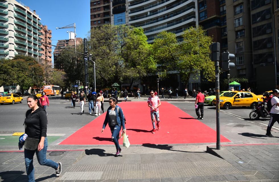 Córdoba: por qué hay una alfombra roja frente al Patio Olmos