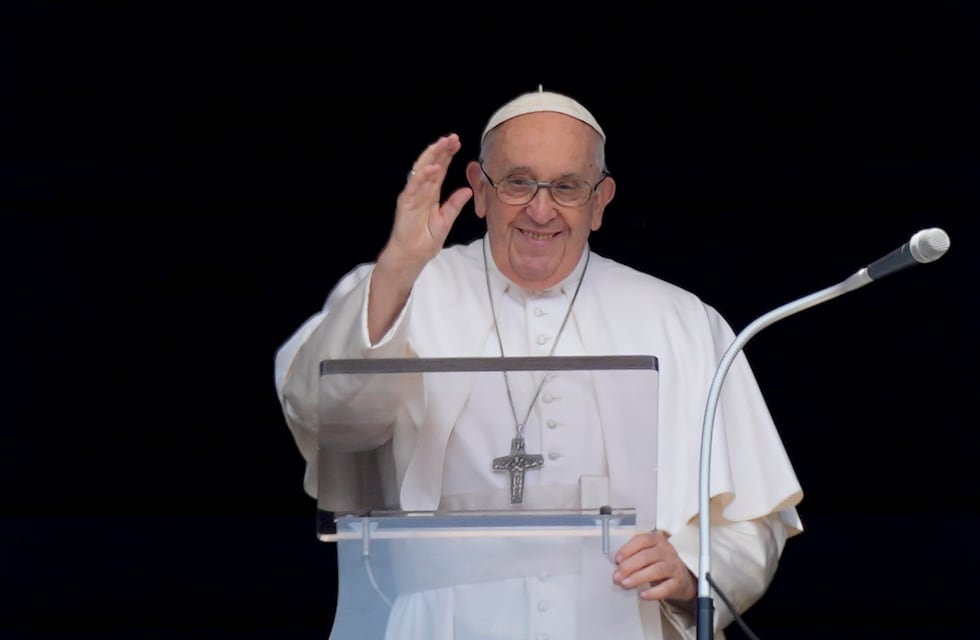 Es de Córdoba, tiene 60 años y Francisco lo eligió para dirigir el ministerio más importante del Vaticano