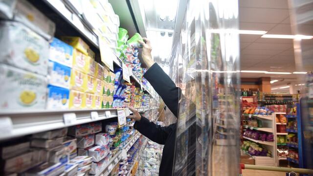 En el súper. Los precios de la canasta básica no dejan de subir.