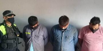 Detuvieron a tres hombres que se hacían pasar por operadores de una telefónica para robar