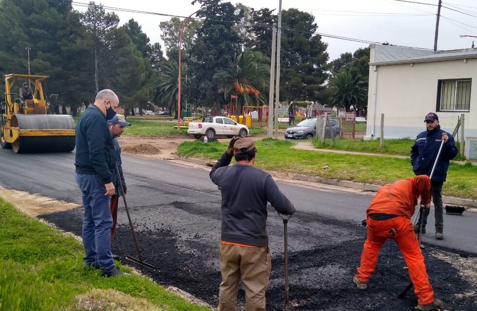 Obra de pavimentación en 6 cuadras en Villa Maio