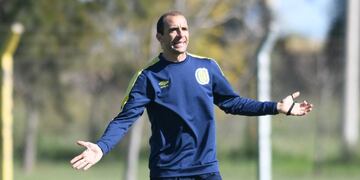 El "Flaco" dirigió 10 partidos oficiales desde fines de marzo de 2022.