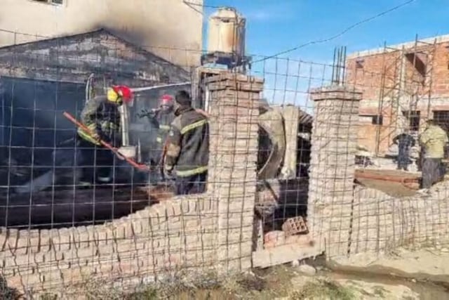 El fuego consumió toda la planta baja.