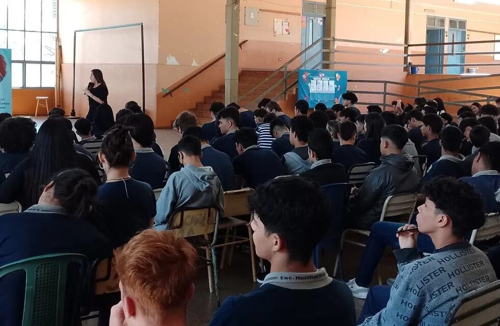 Realizaron charlas sobre la prevención de la violencia institucional en escuelas de Iguazú