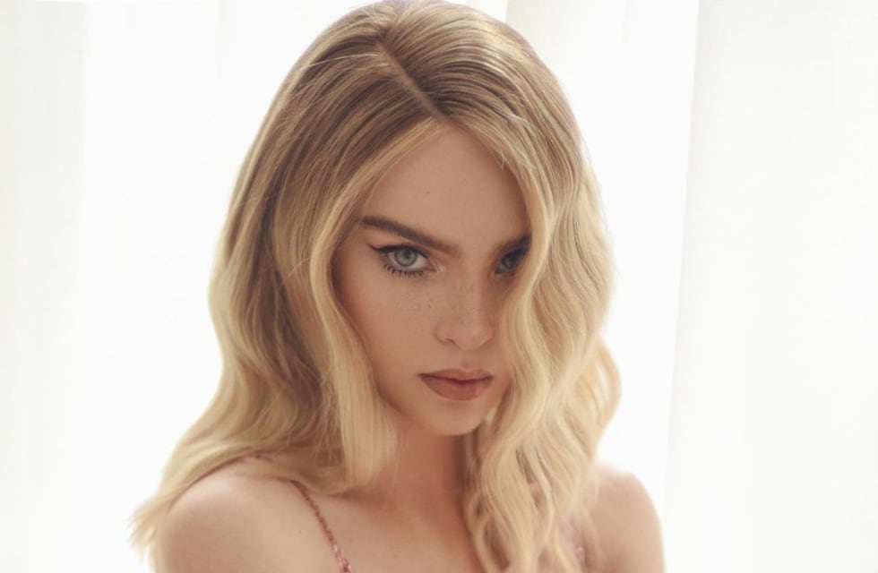 Belinda revolucionó las redes al posar sin ropa