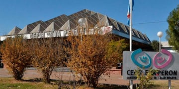 Un niño sufrió graves quemaduras cuando se prendió fuego la manda con la que dormía.