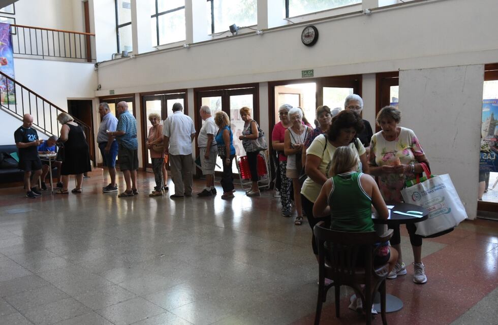 Participantes de programas para Adultos Mayores se inscribieron para viajar a Merlo