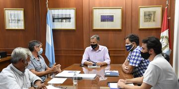 El intendente Luis Castellano dialogó con el director de Aguas Santafesinas SA, Juan Manuel Costantini.