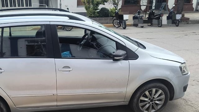 La Volkswagen Suran secuestrada tras el operativo en Marcos Juárez.
