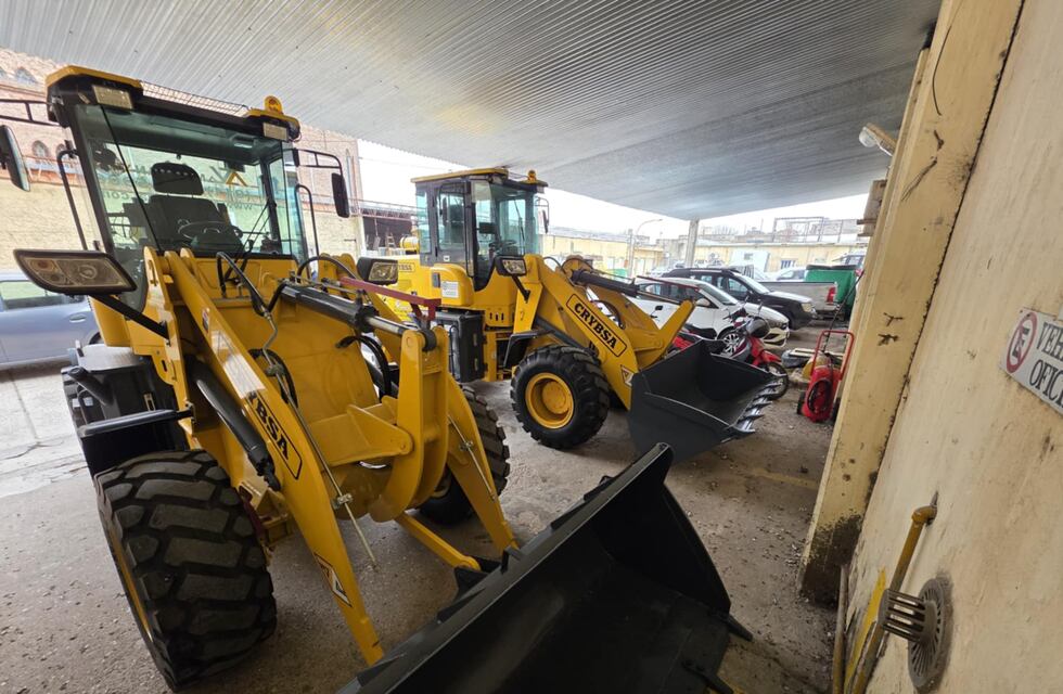 Punta Alta compró dos nuevas palas cargadoras