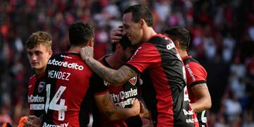 Cristian Lema se mantiene entre los titulares junto al resto de la defensa.