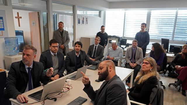 Reuniones con funcionarios locales de un operador del Superior Tribunal de Brasil