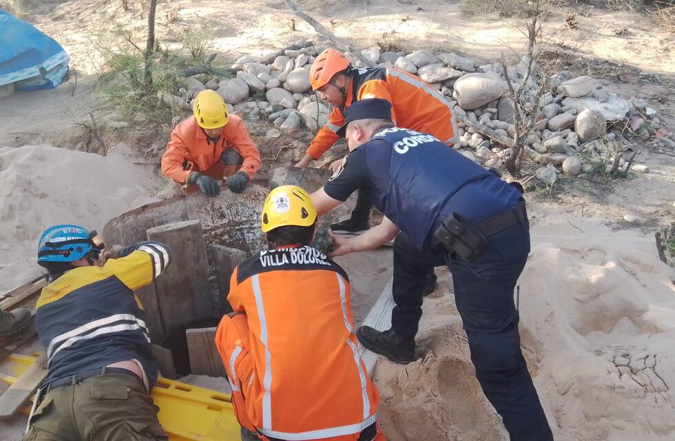 Interior de Córdoba: rescataron a un joven de 19 años que cayó a un pozo de tres metros