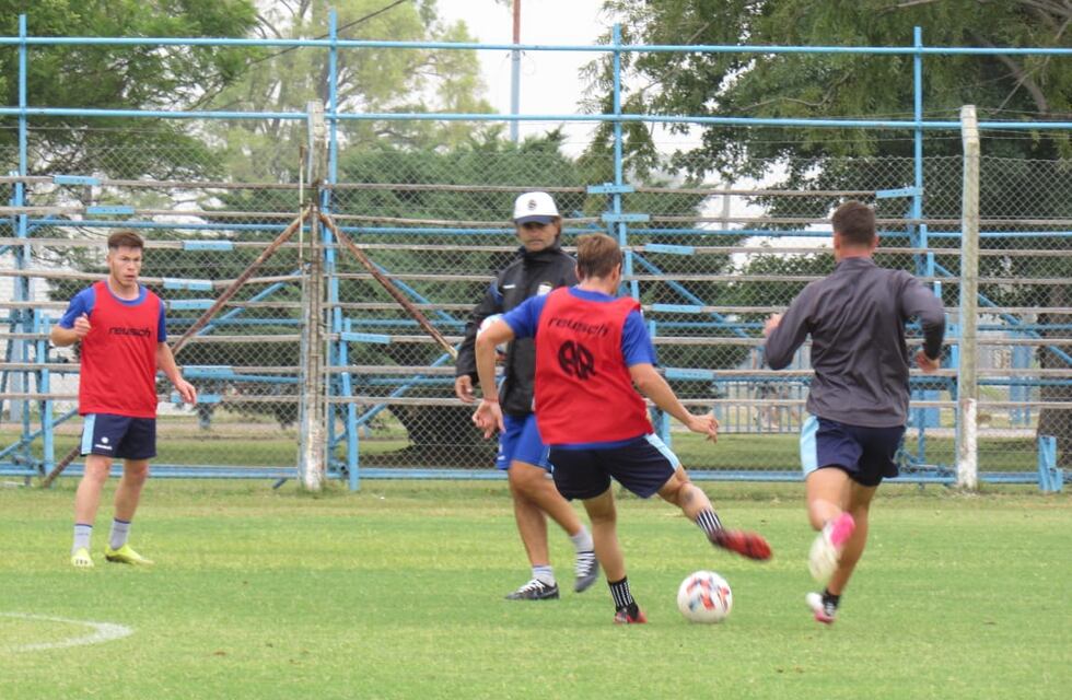 El plantel de Atlético de Rafaela le contestó a Alex Luna: “el grupo está en absoluto desacuerdo”