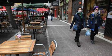 En Peatonal Sarmiento a metros de San Martín ocurrió el robo en un departamento del tercer piso. Imagen ilustrativa
