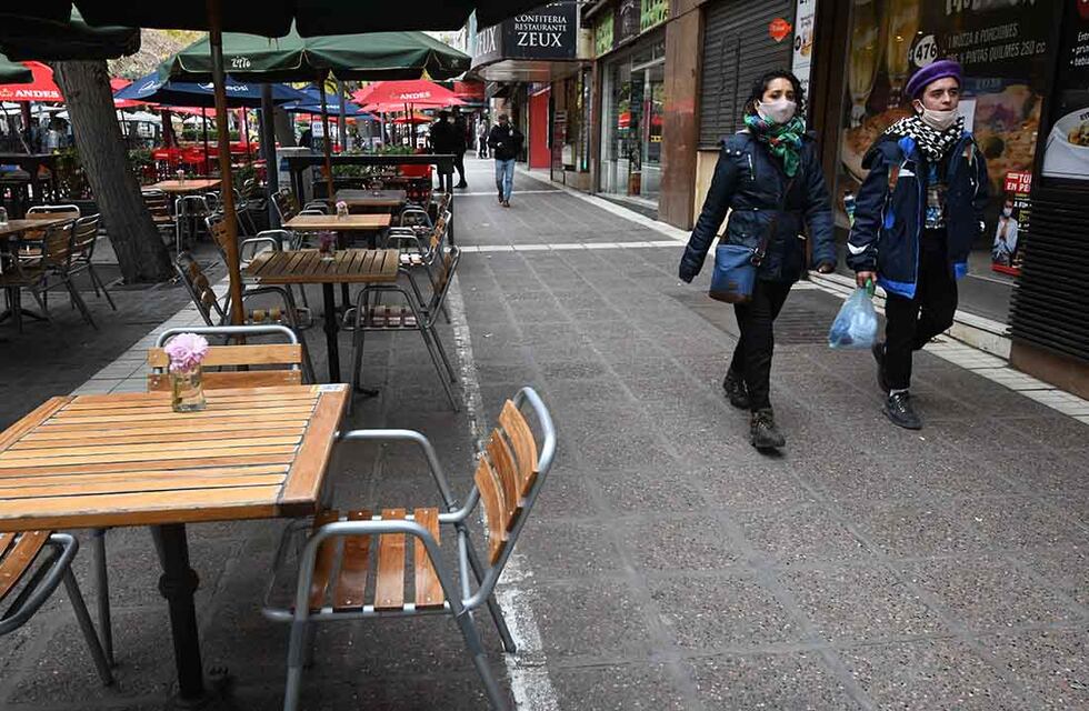 Violento asalto a una jubilada en su departamento de la Peatonal