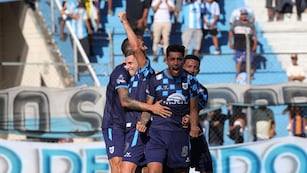 Lo festeja el mundo “albiceleste”: Gimnasia y Esgrima de Jujuy venció por la mínima diferencia a Talleres de Remedios de Escalada y desató la primera alegría del campeonato para la hinchada local.