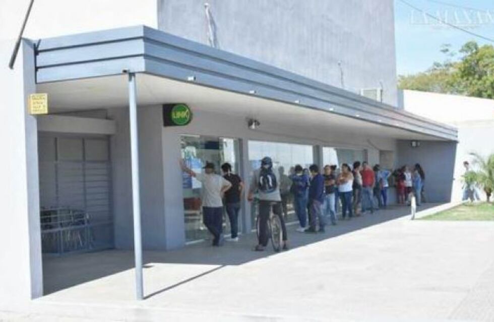 Débitos de todo tipo desde 8 mil hasta 13 mil pesos en el Banco Formosa