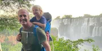El conductor de TV Marley visitó las Cataratas este fin de semana junto a su hijo Mirko